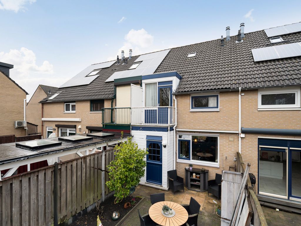 Paradijsvogelhoek 30, Spijkenisse