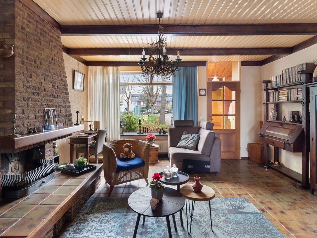 Paradijsvogelhoek 30, Spijkenisse