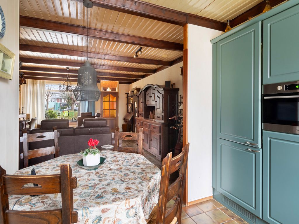 Paradijsvogelhoek 30, Spijkenisse