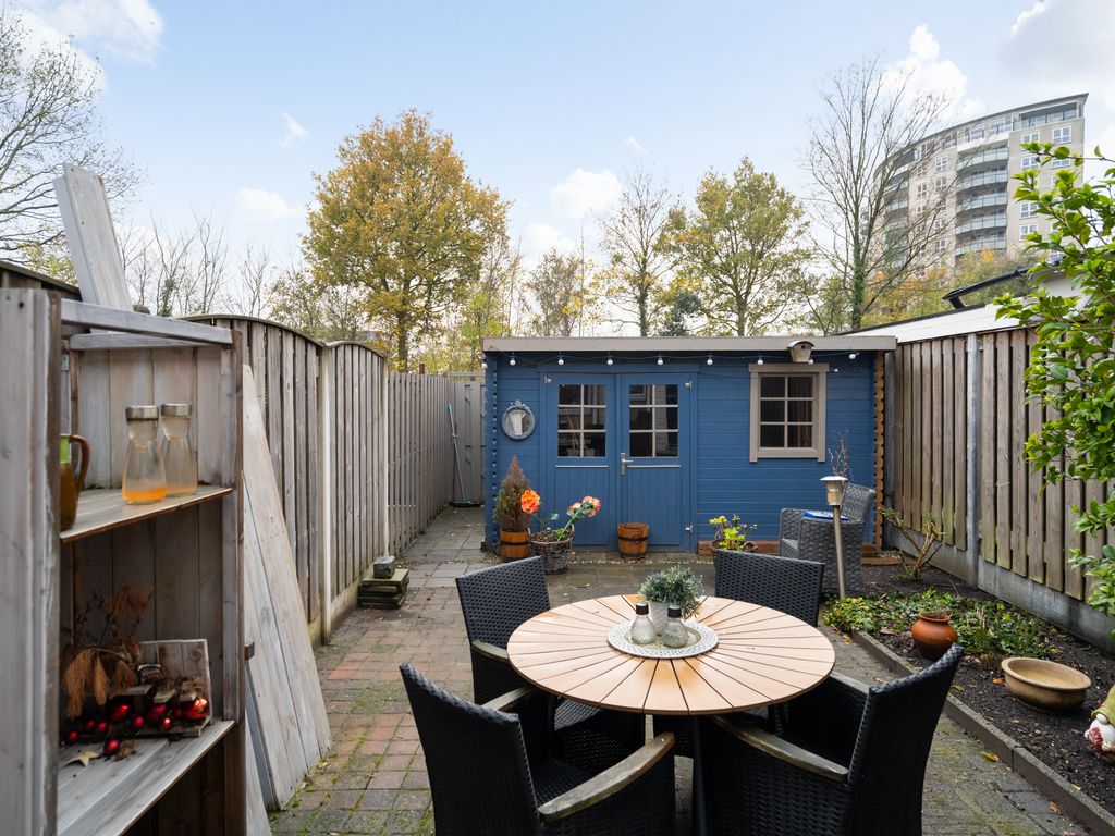 Paradijsvogelhoek 30, Spijkenisse