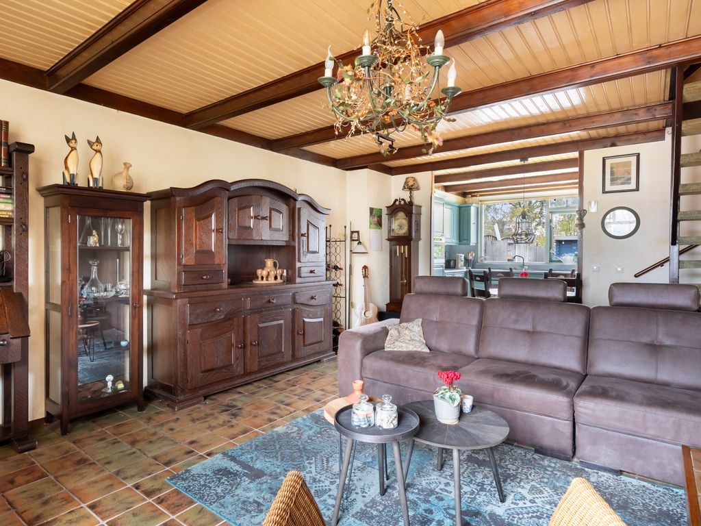 Paradijsvogelhoek 30, Spijkenisse