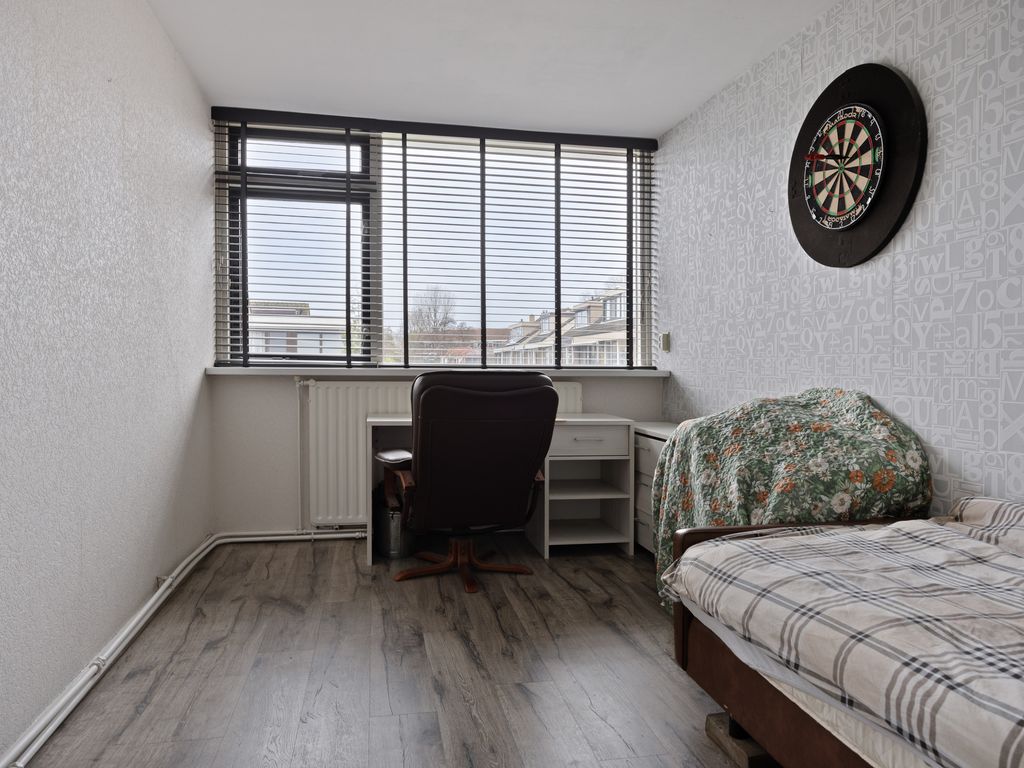 Madroelstraat 14, Pernis