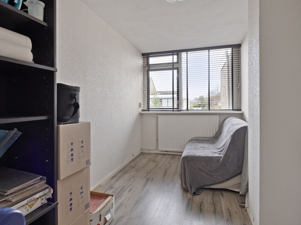 Madroelstraat 14, Pernis