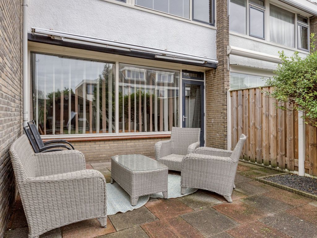 Madroelstraat 14, Pernis