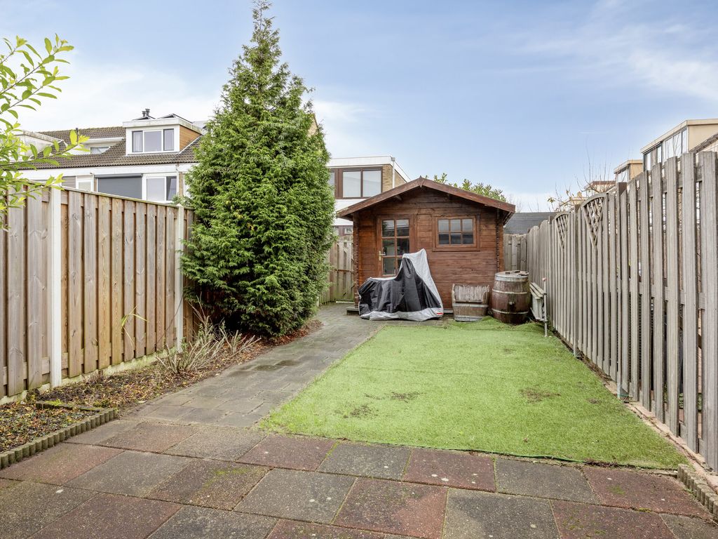 Madroelstraat 14, Pernis