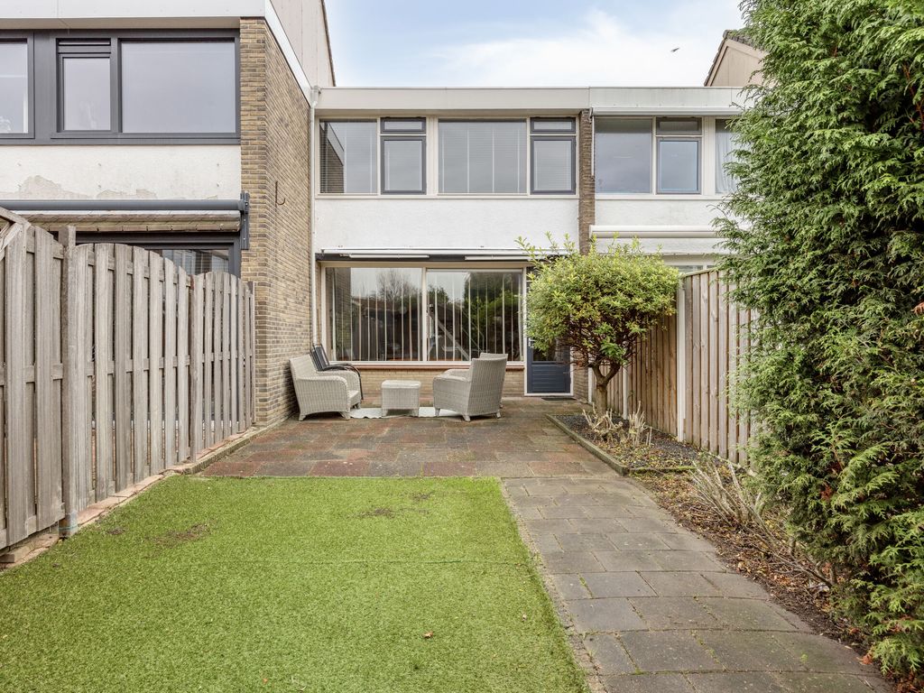 Madroelstraat 14, Pernis