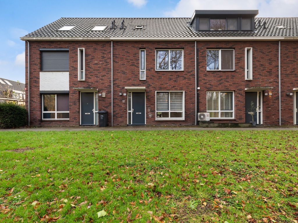 Langebakkersoord 40, Hoogvliet