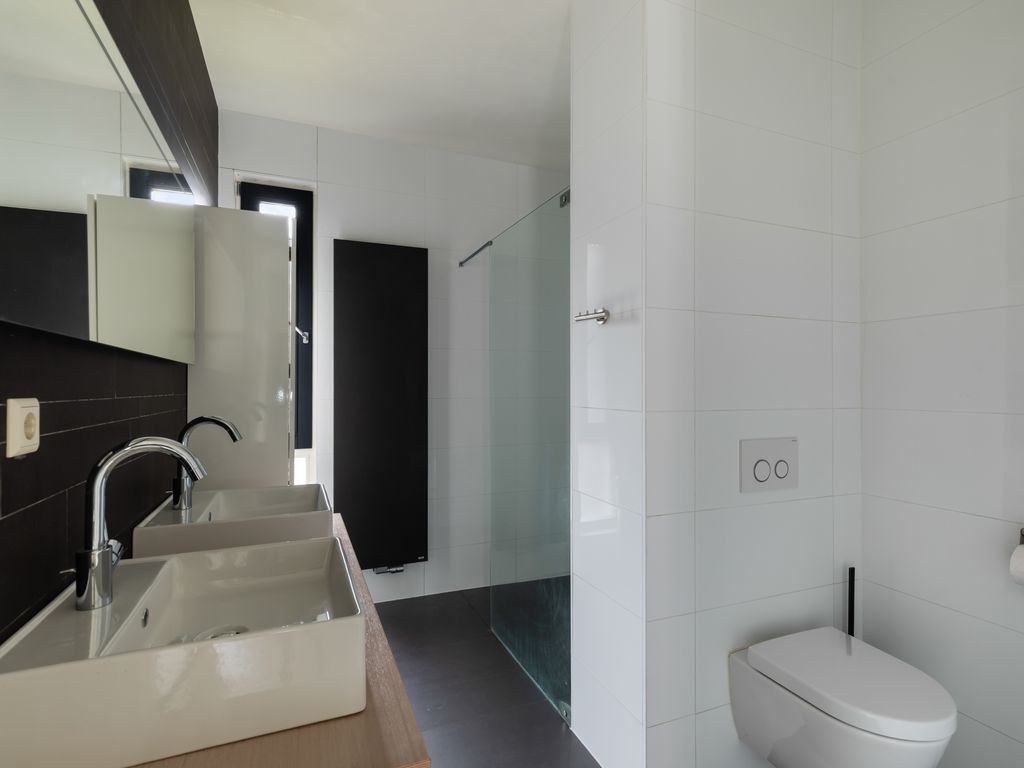 Langebakkersoord 40, Hoogvliet