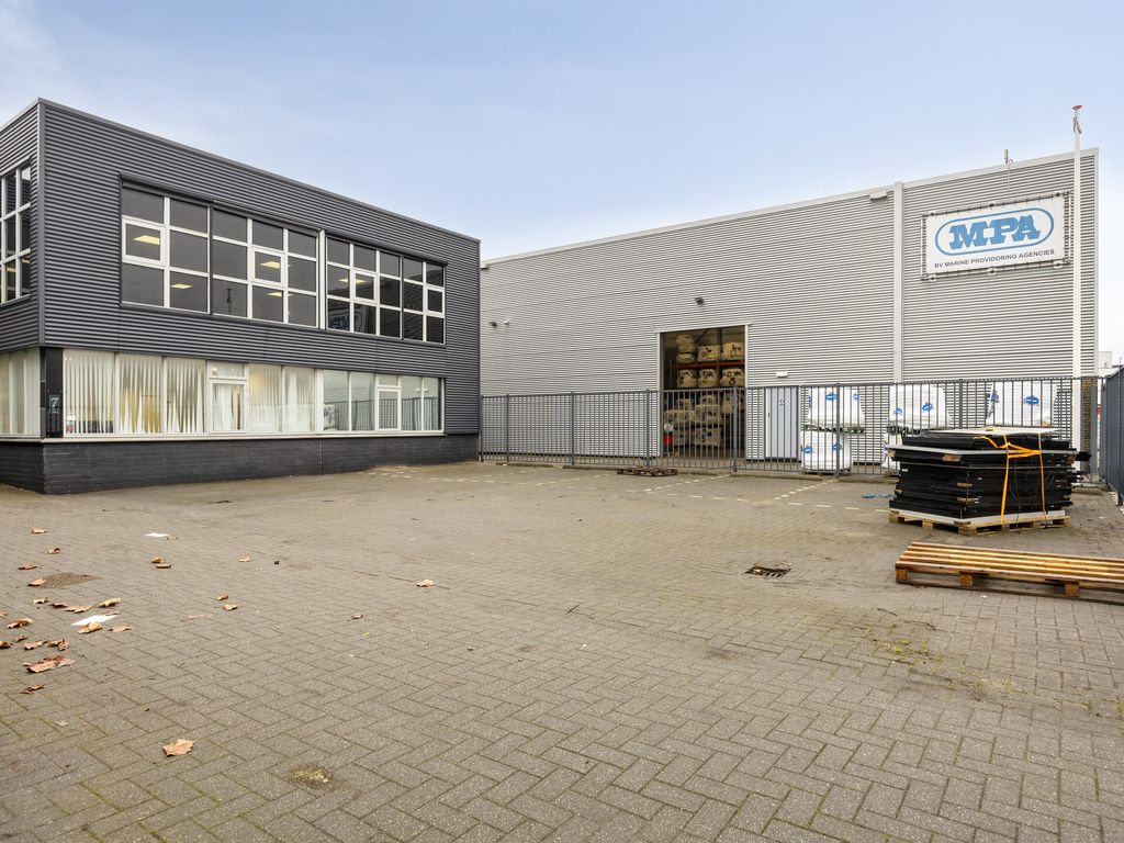 Tinnegieterstraat 7, Hoogvliet