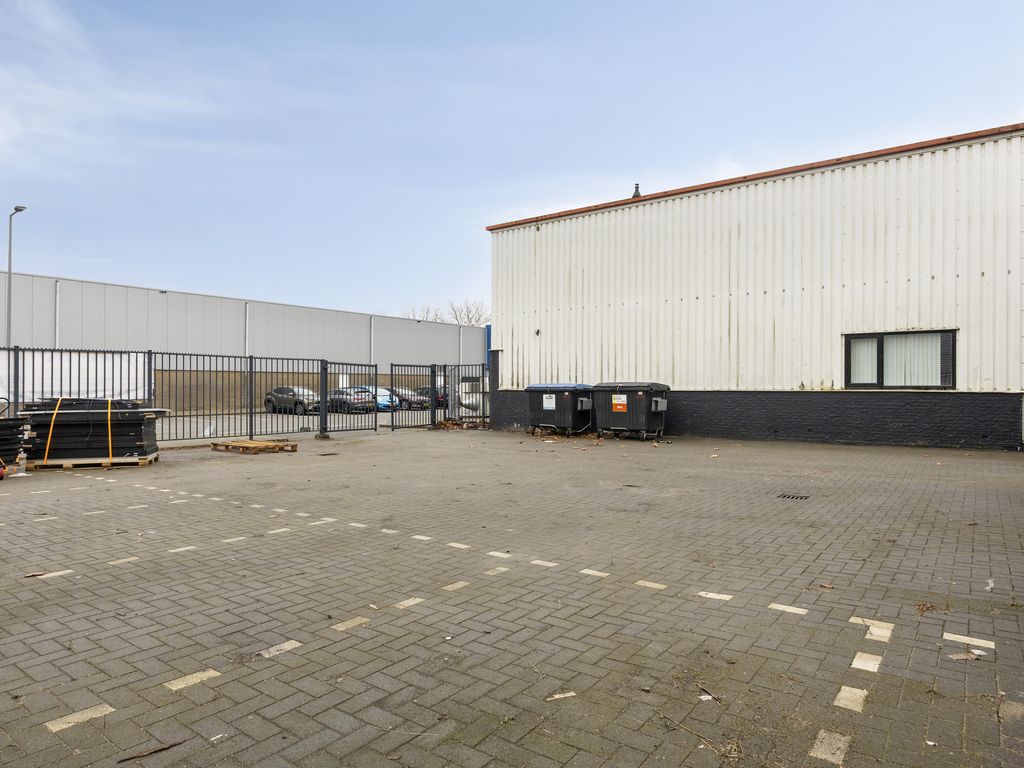 Tinnegieterstraat 7, Hoogvliet