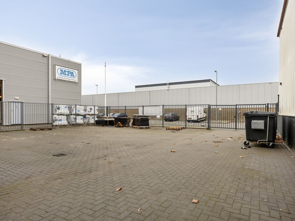 Tinnegieterstraat 7, Hoogvliet