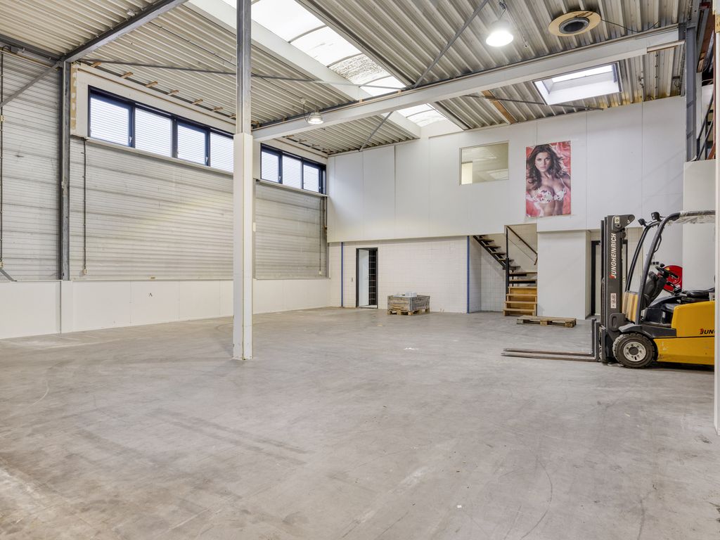 Tinnegieterstraat 7, Hoogvliet