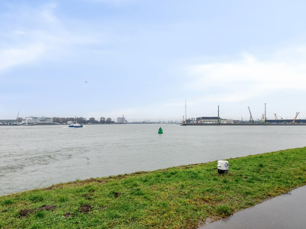 Pastoriedijk 296, Pernis