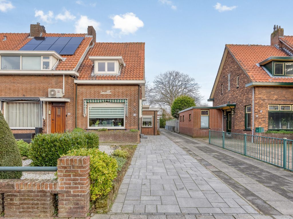 Burgemeester van Esstraat 80, Pernis