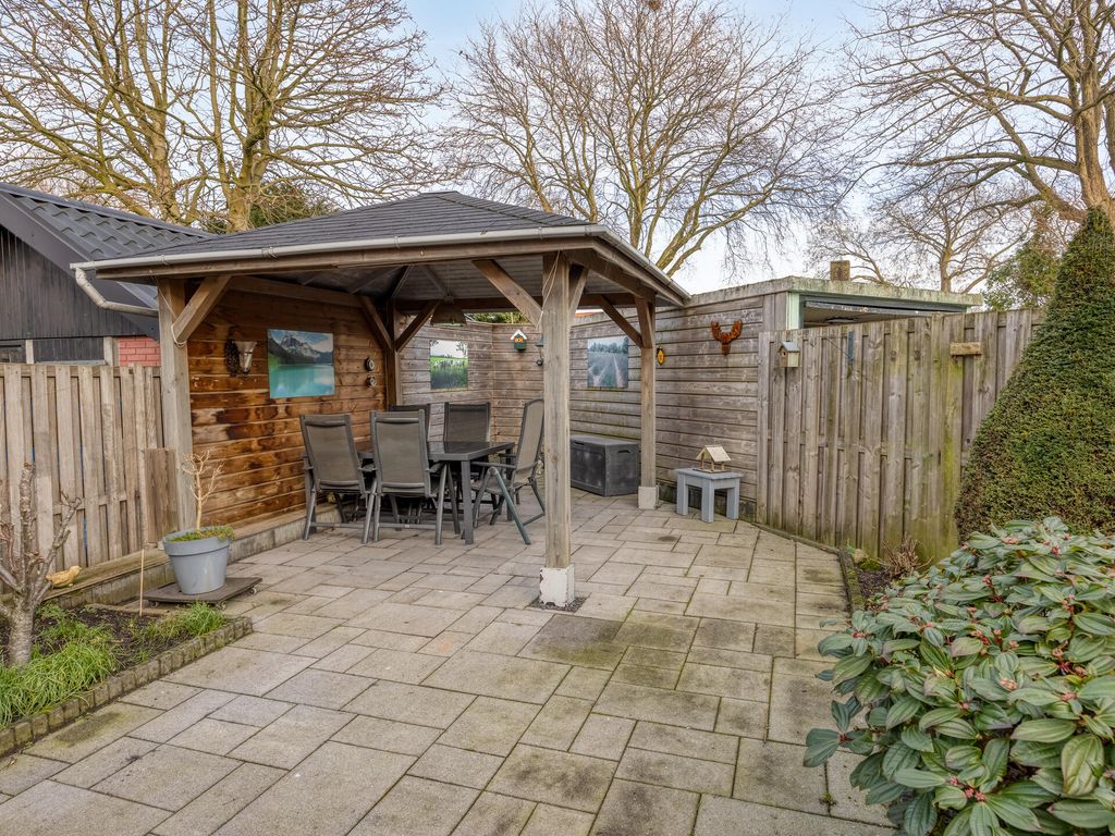 Burgemeester van Esstraat 80, Pernis