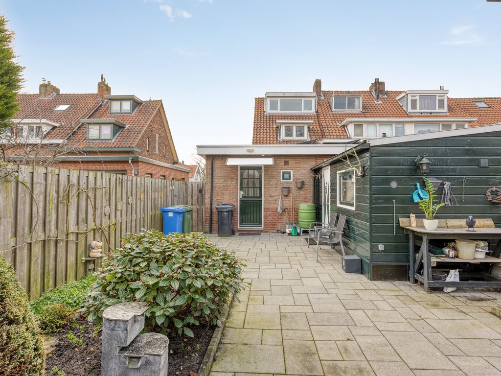 Burgemeester van Esstraat 80, Pernis