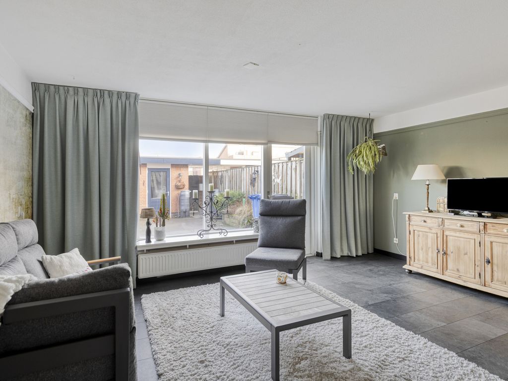 Nieuwe Wetering 259, Hoogvliet