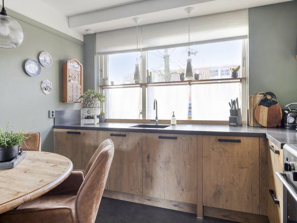 Nieuwe Wetering 259, Hoogvliet