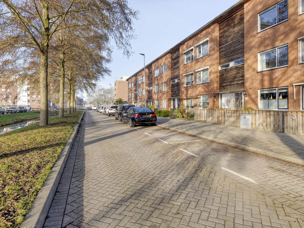 Nieuwe Wetering 259, Hoogvliet