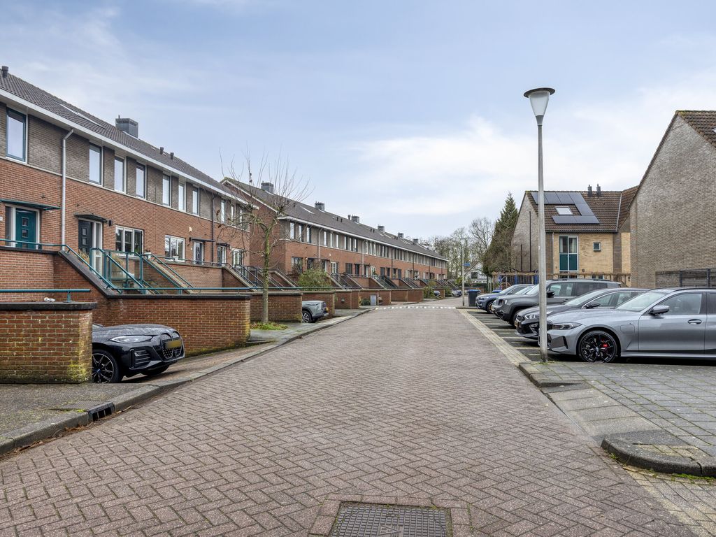 Insula 11, Poortugaal