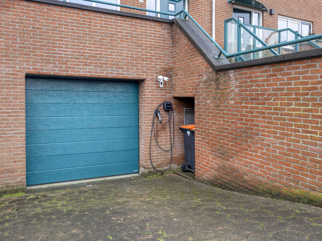 Insula 11, Poortugaal