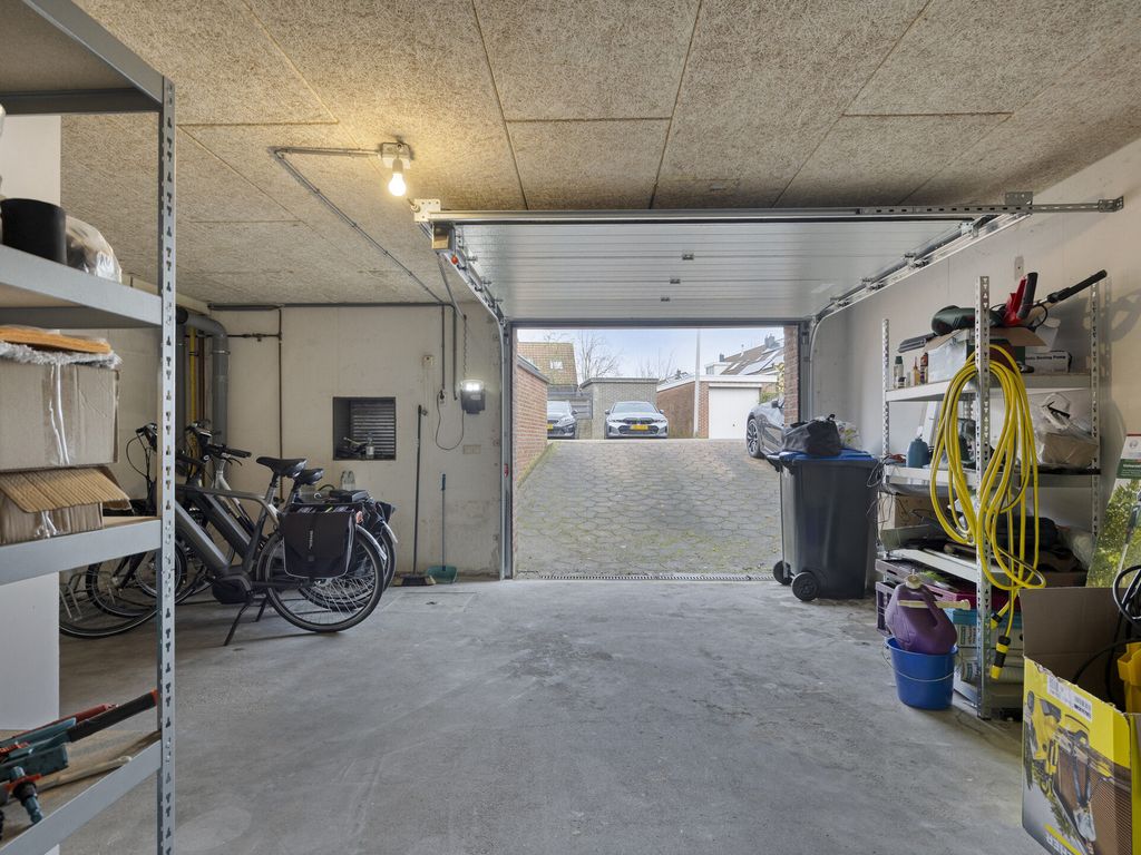 Insula 11, Poortugaal