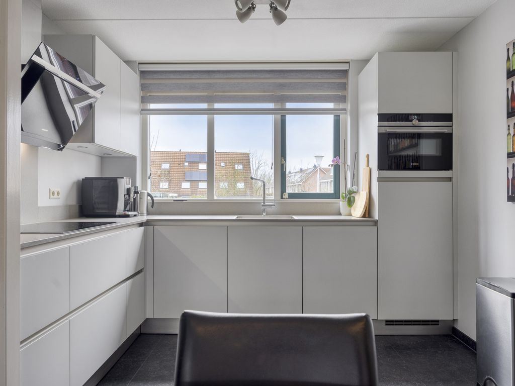 Insula 11, Poortugaal