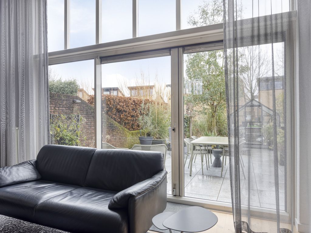 Insula 11, Poortugaal