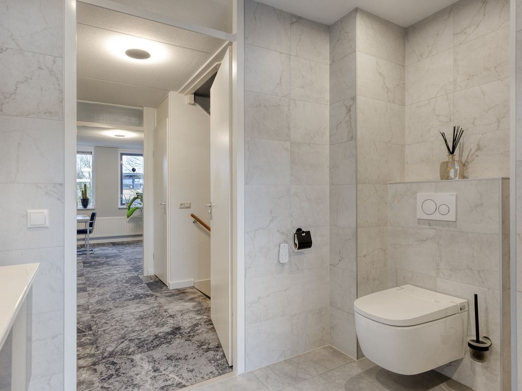 Insula 11, Poortugaal