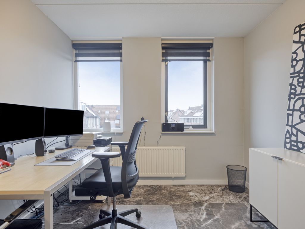 Insula 11, Poortugaal