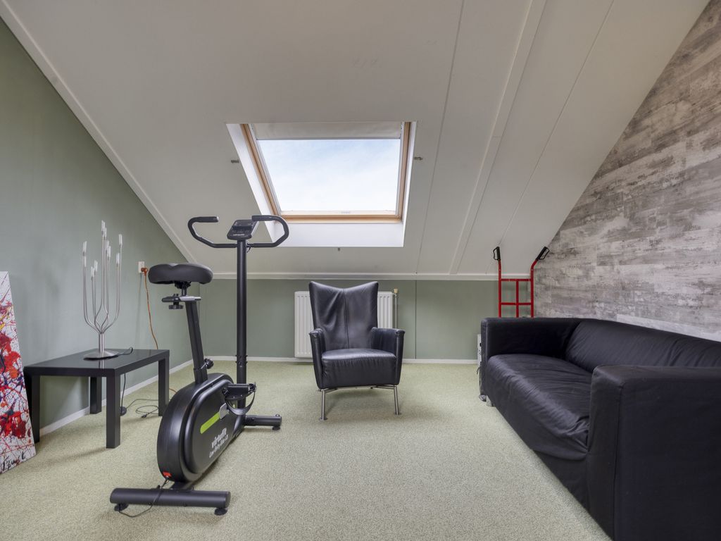 Insula 11, Poortugaal