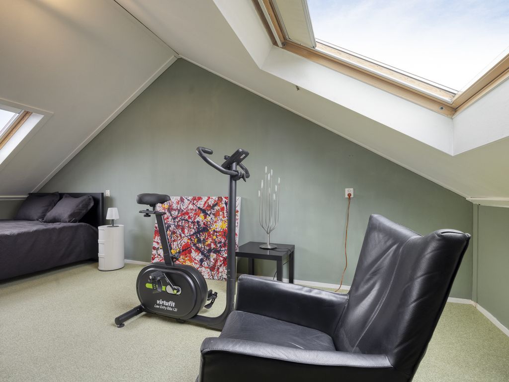 Insula 11, Poortugaal