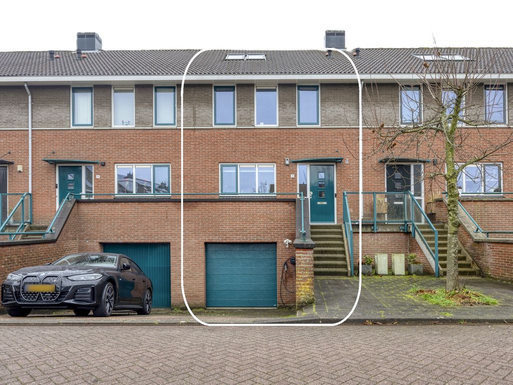 Insula 11, Poortugaal