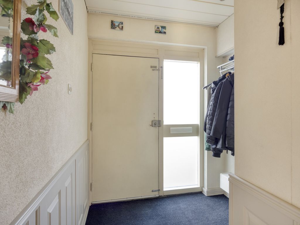 Schout Eeuwoutstraat 46, Pernis