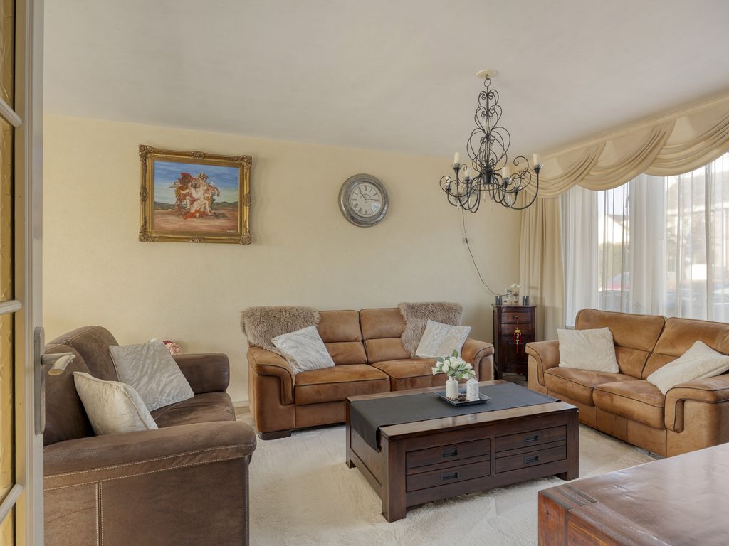 Schout Eeuwoutstraat 46, Pernis