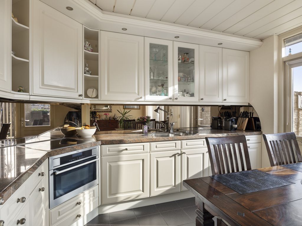 Schout Eeuwoutstraat 46, Pernis