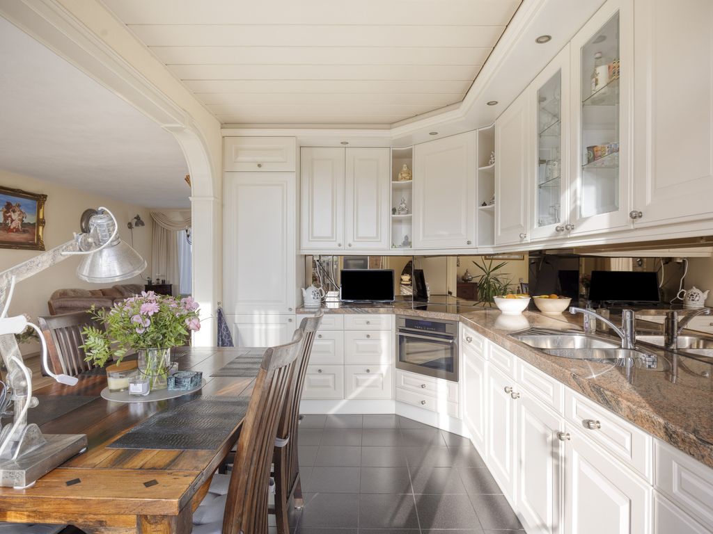 Schout Eeuwoutstraat 46, Pernis