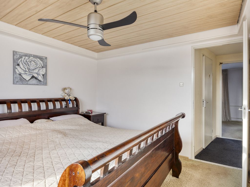 Schout Eeuwoutstraat 46, Pernis