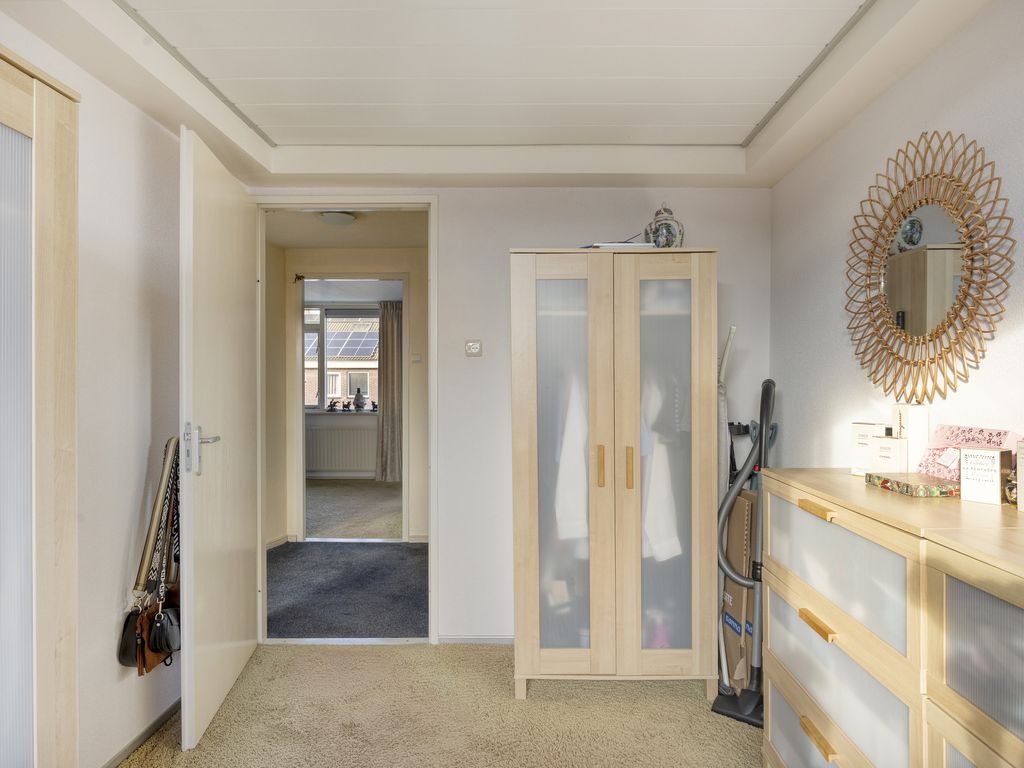 Schout Eeuwoutstraat 46, Pernis