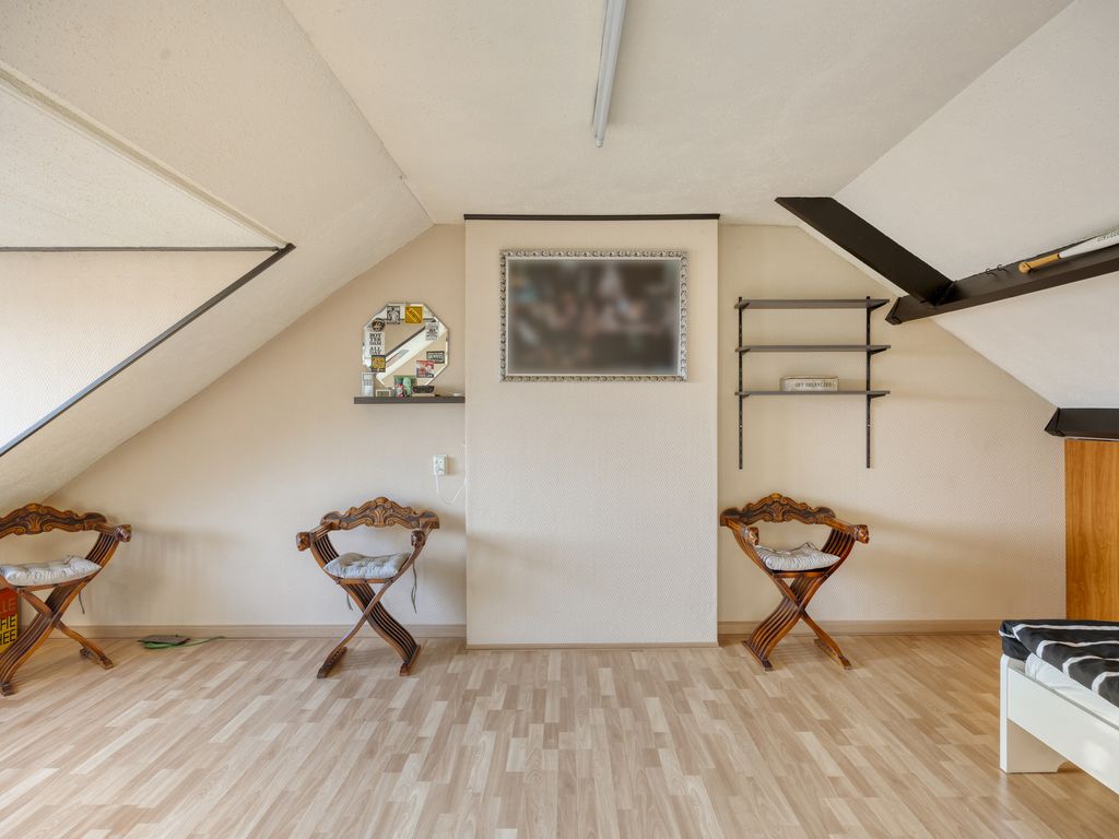 Schout Eeuwoutstraat 46, Pernis