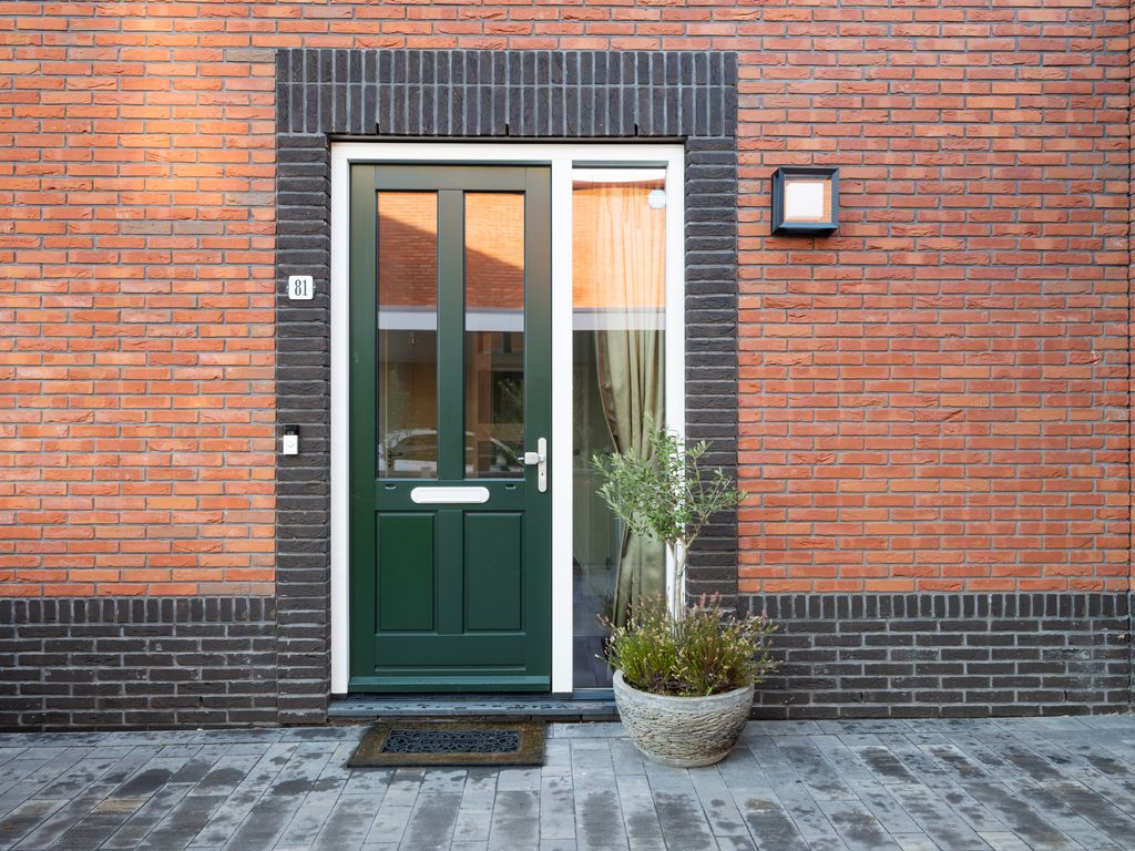 Vermaetweg 81, Pernis