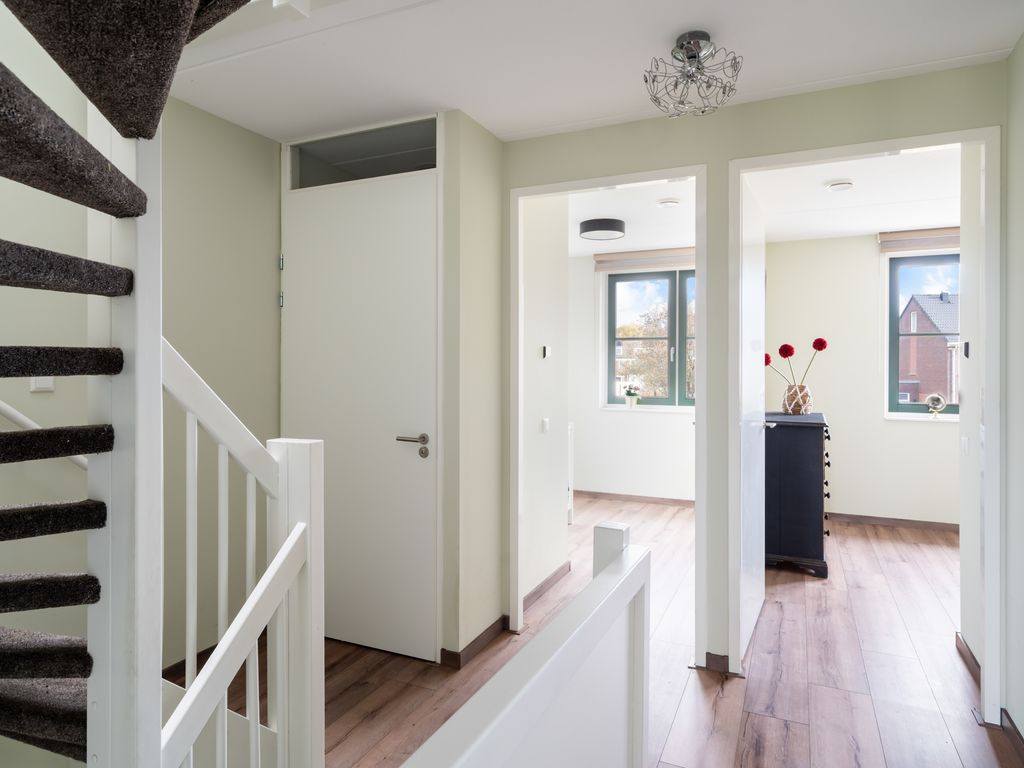 Vermaetweg 81, Pernis