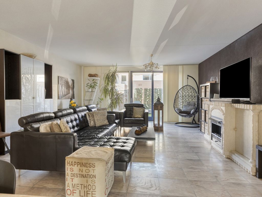 Oesterbank 15, Rhoon