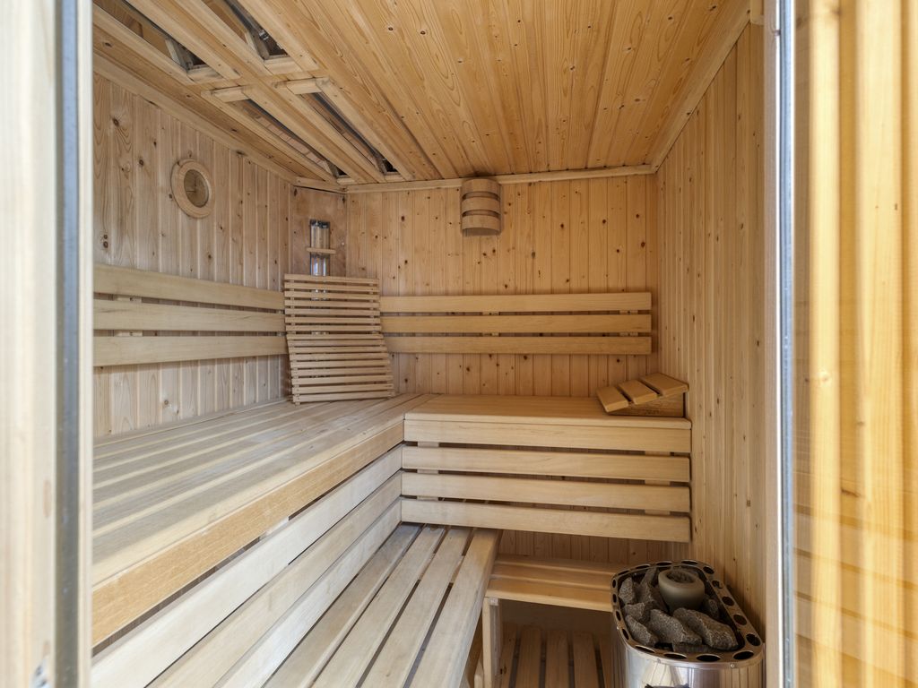 Arubaplein 28, Hoogvliet