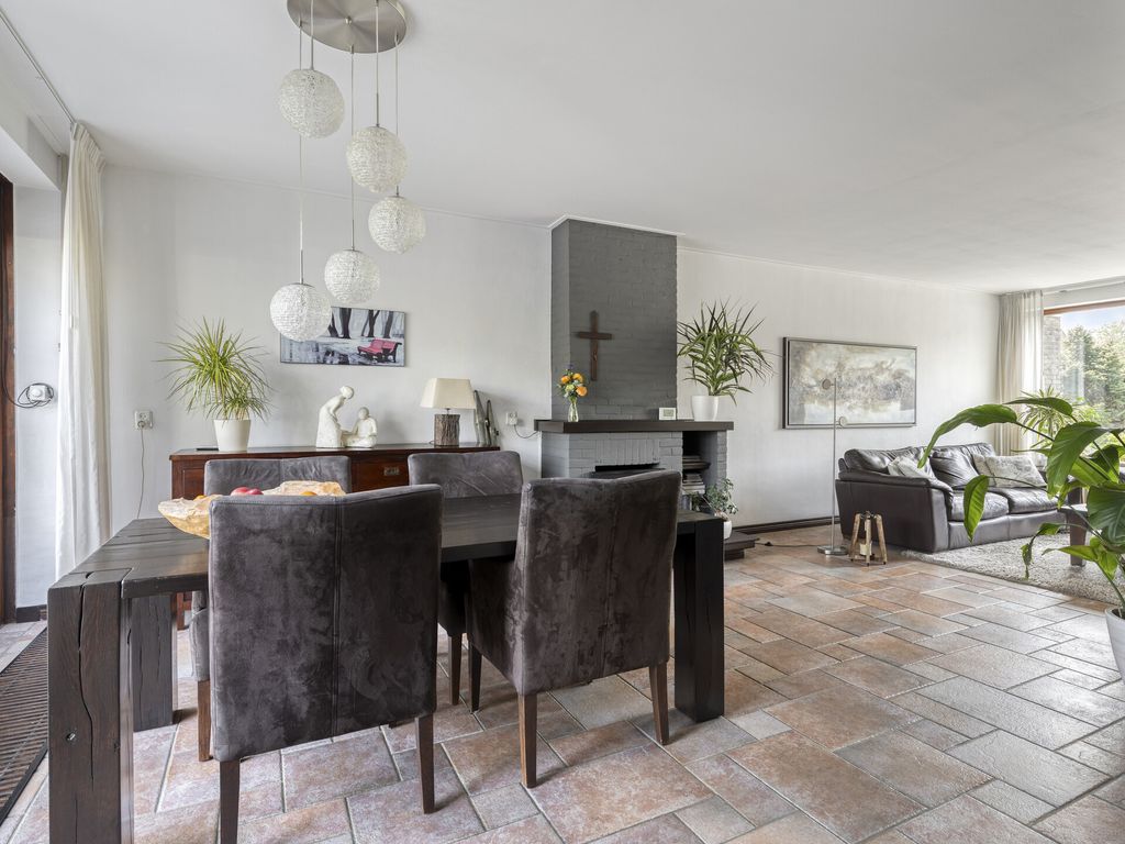 Arubaplein 28, Hoogvliet