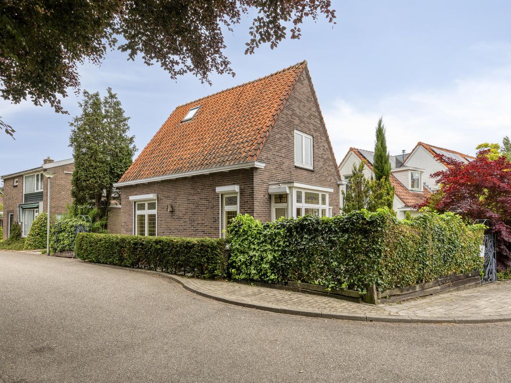 Duivelandstraat 10, Rhoon