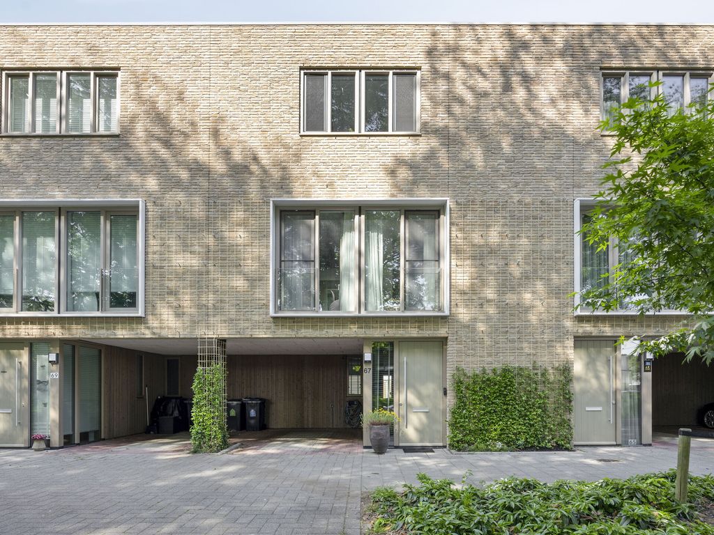 Haifaweg 67, Hoogvliet
