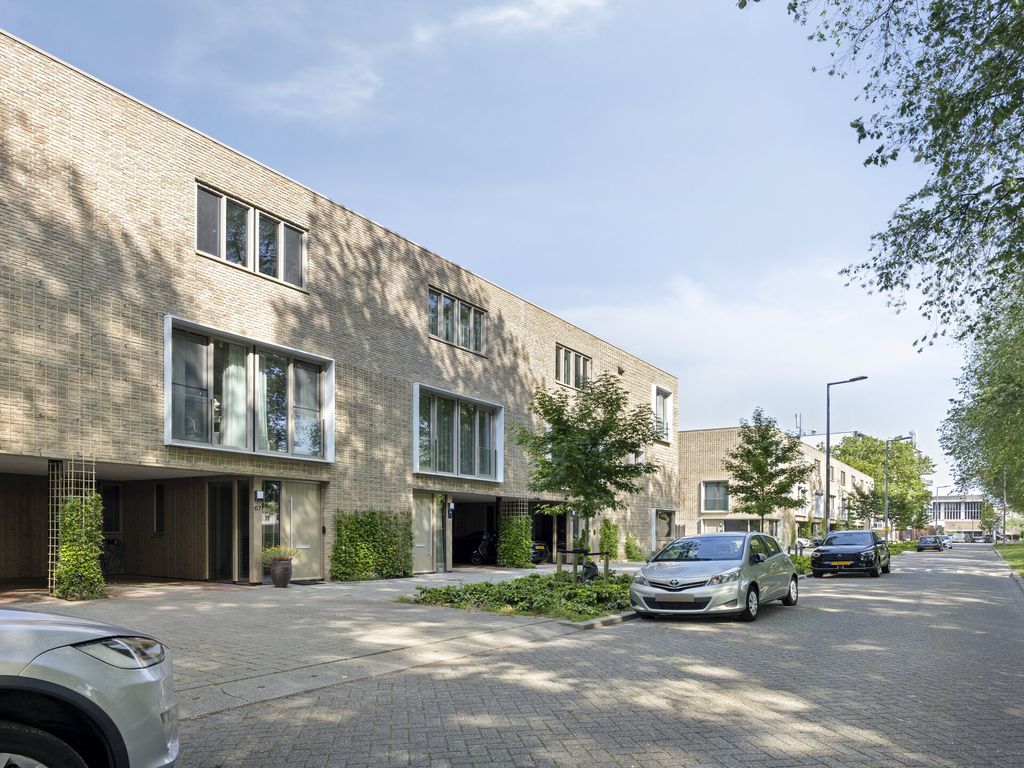 Haifaweg 67, Hoogvliet