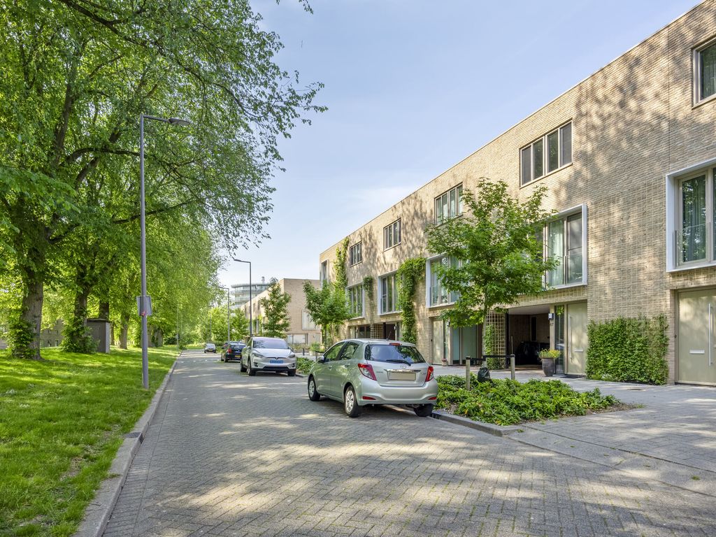 Haifaweg 67, Hoogvliet