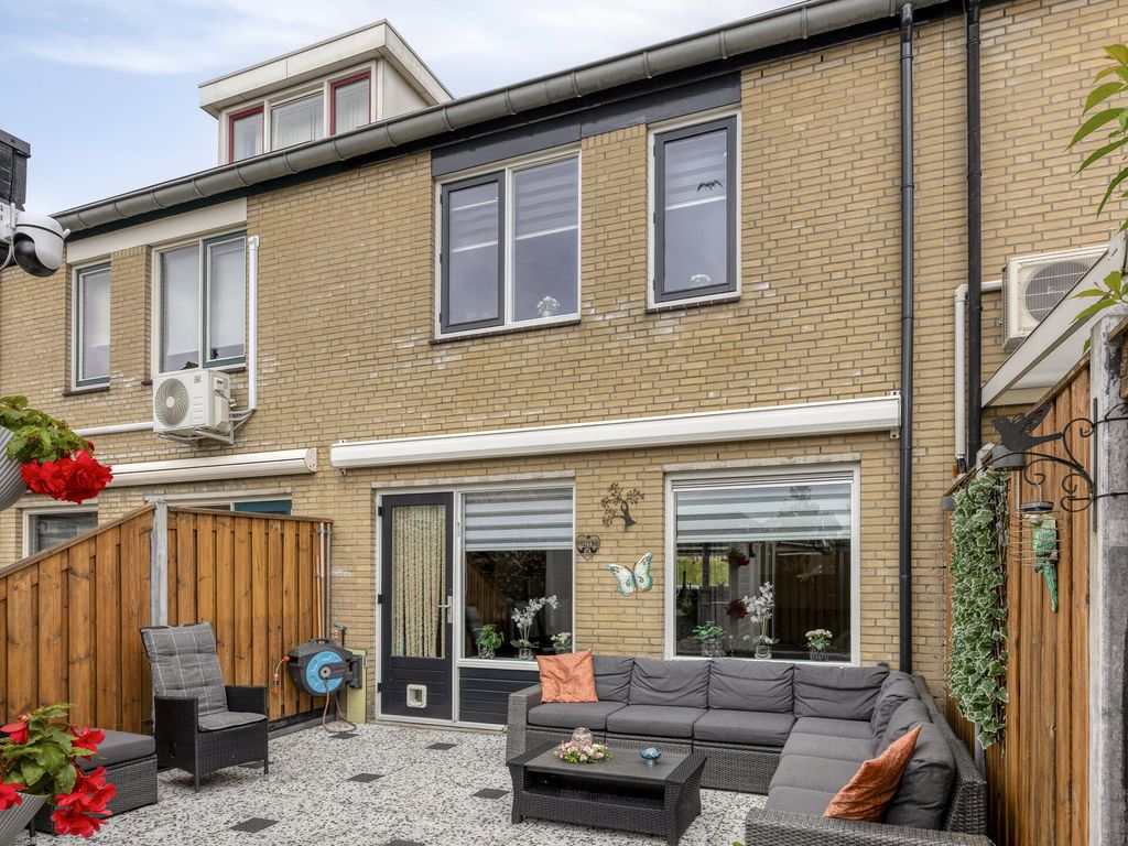 Middenbaan-Zuid 556, Hoogvliet